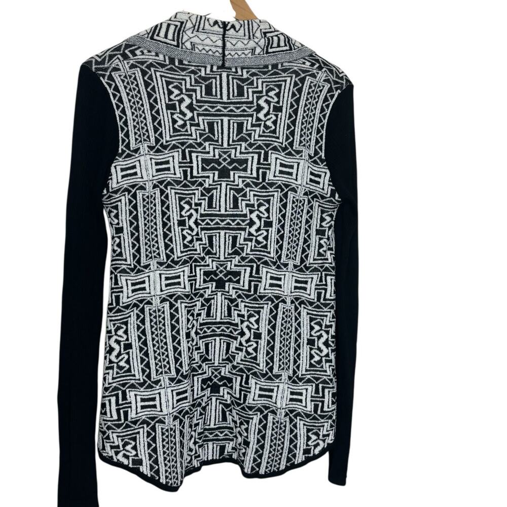 Potter’s Pot Black and White Geometric Cardigan Size Large - Picture 3 of 10